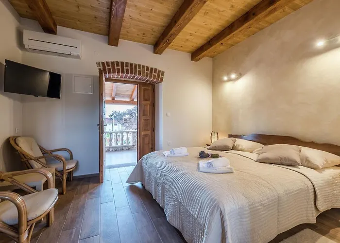 In With Sauna And Pool