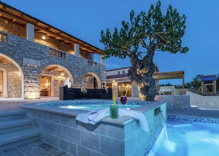 In With Sauna And Pool * Сукошан