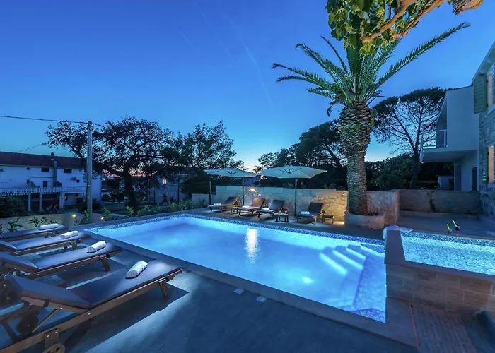 In With Sauna And Pool *