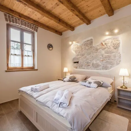 In With Sauna And Pool * Sukošan