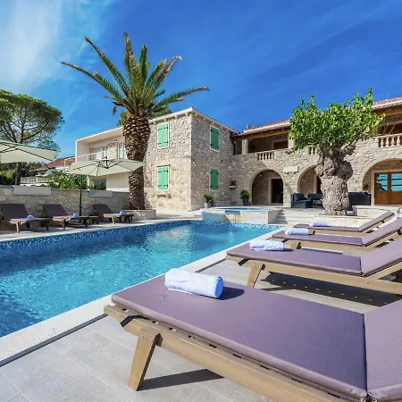 In With Sauna And Pool Villa *