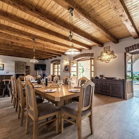 In With Sauna And Pool