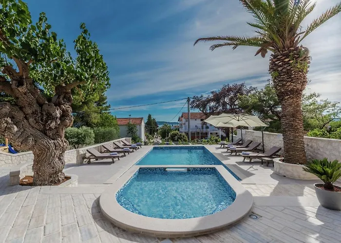 Villa In With Sauna And Pool