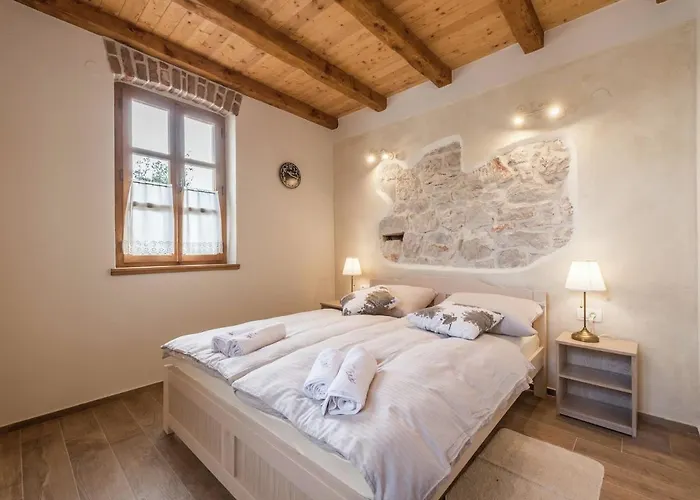 In With Sauna And Pool * Sukošan