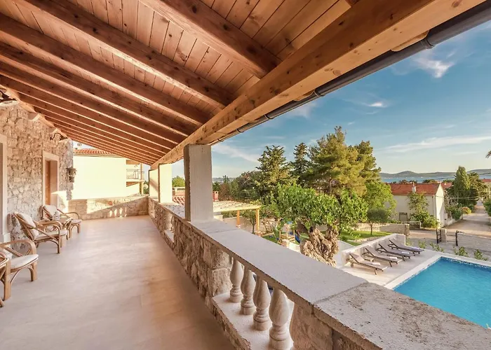 In With Sauna And Pool * Sukošan