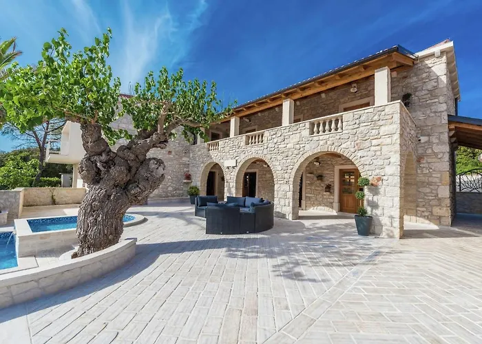 In With Sauna And Pool *