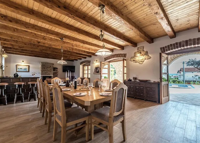 In With Sauna And Pool